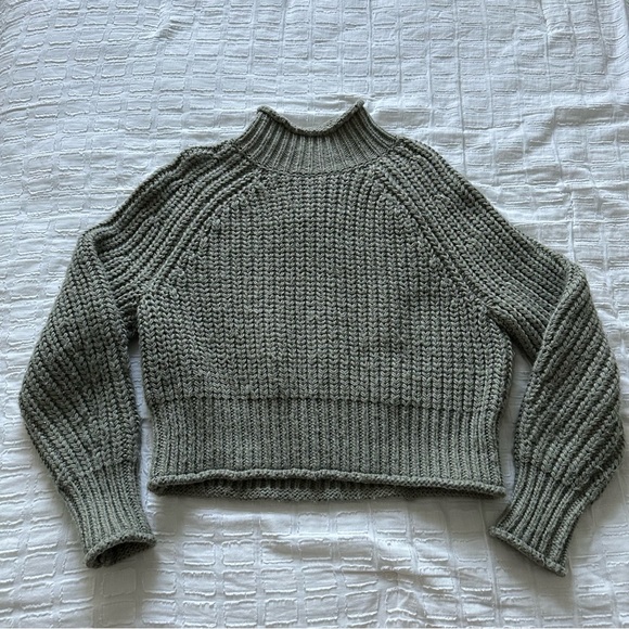 Women's Ribbed Knit Sweater - Gray - Picture 4 of 4